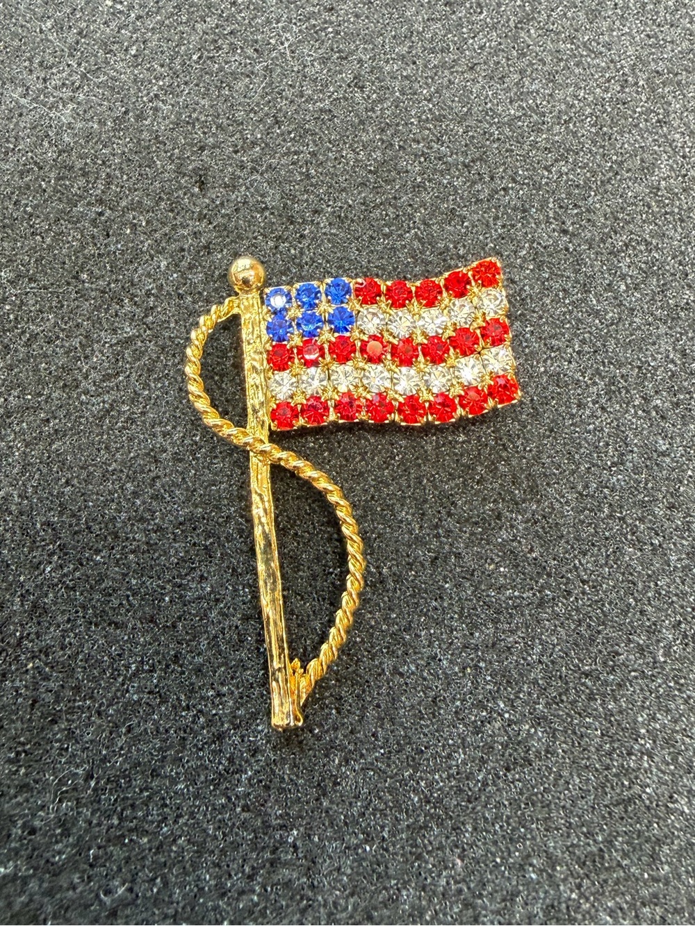 Vintage Rhinestone USA American Flag Brooch